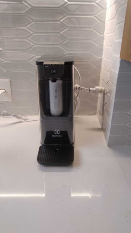 Instalação de purificador de agua