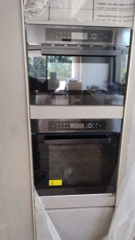 Instalação de microondas e forno elétrico